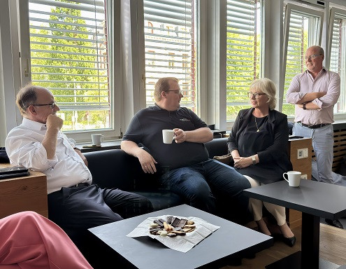 Minister Dr. Blank im Gespräch bei der itelco-consult GmbH.